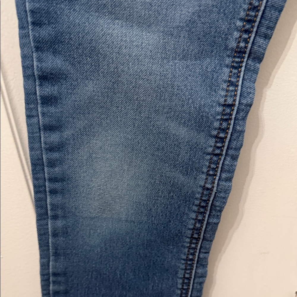 4/$15 Girl’s Blue Denim Jeans - Picture 4 of 5